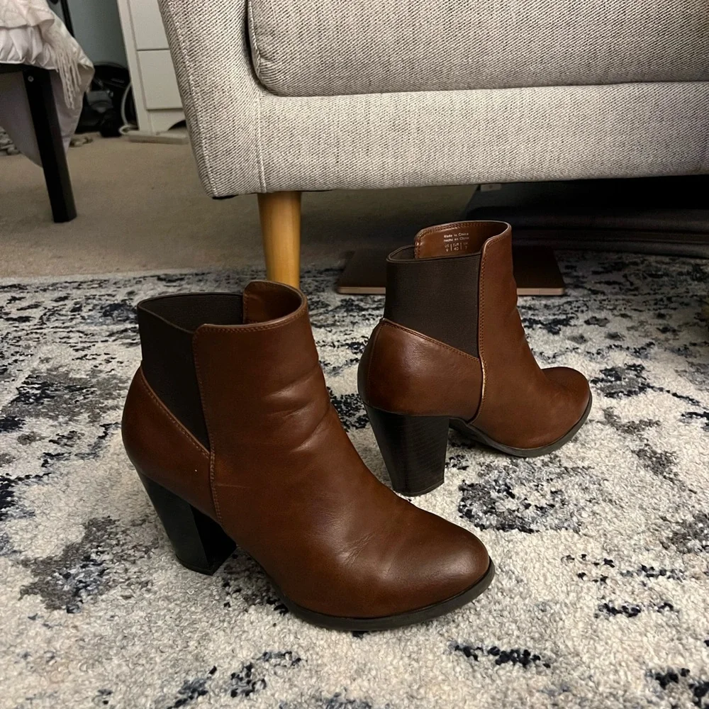 Call it Spring Boots - Picture 2 of 4